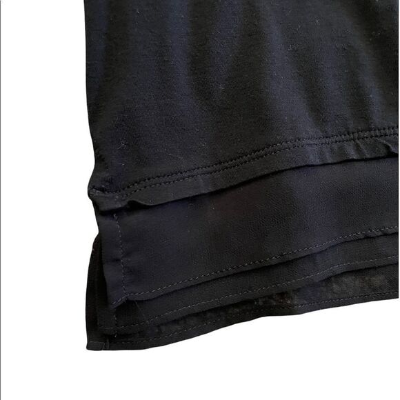 White house black market black sleeveless blouse with beaded V neckline XS - Picture 6 of 6